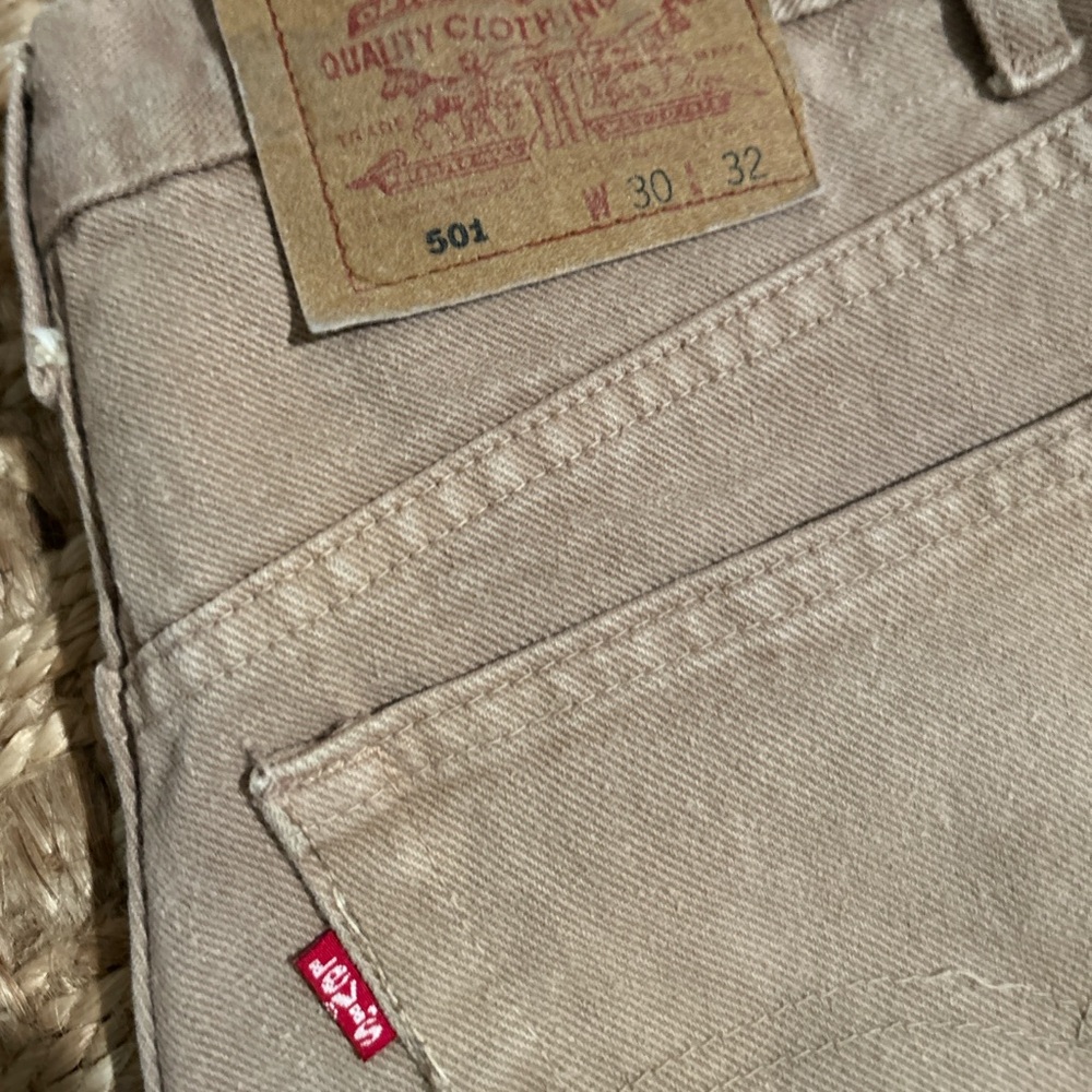 LEVIS (red tag) 501_BUTTON-Fly / 30”x32”